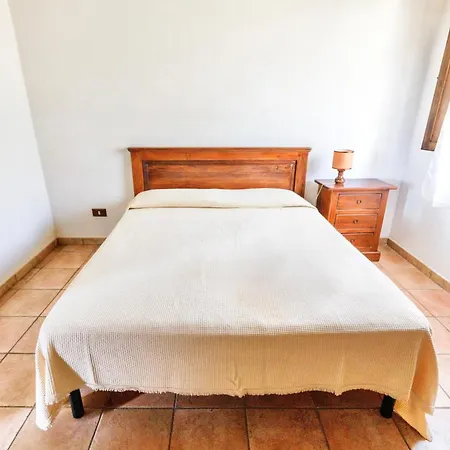 Lejlighedshotel With Swimming-pool In Badesi, With Private Terrace 3*